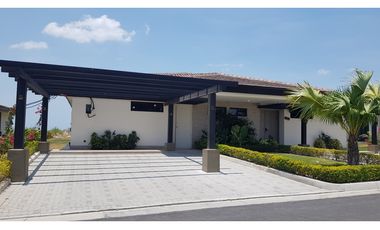 Se vende / Casa de Playa / Proyecto San Carlos