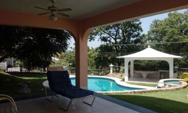 Casa en Venta  Morelos. Club de Golf Santa Fe. Hermosa casa con vista al campo de golf