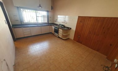 Casa PH en venta en Villa Luzuriaga