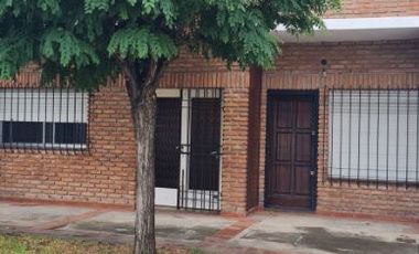 Casa PH en venta en Villa Luzuriaga