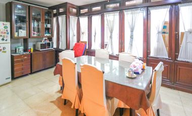 Rumah Klasik di Cinere Gandul akses ke Puri Cinere Pangkalan Jati