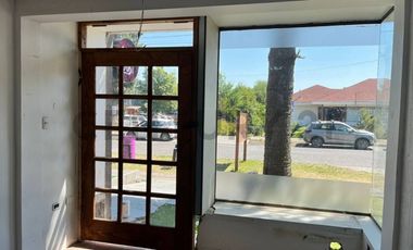 LOCAL EN ARRIENDO CON GRAN UBICACIÓN, CENTRO DE PUCÓN