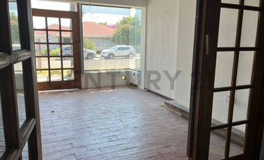 LOCAL EN ARRIENDO CON GRAN UBICACIÓN, CENTRO DE PUCÓN