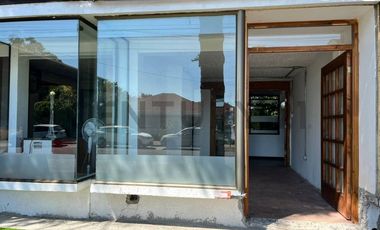 LOCAL EN ARRIENDO CON GRAN UBICACIÓN, CENTRO DE PUCÓN