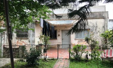 VENTA - VILLA MADERO - CASA MULTIFAMILIAR - FRENTE DEPARTAMENTO 3 AMBIENTES - FONDO DEPARTAMENTO 2 AMBIENTES - SOBRE LOTE DE 8.66 x 34,64 APROX