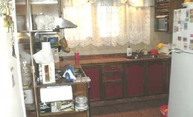 Casa  en Venta Haedo / Moron (A001 1920)