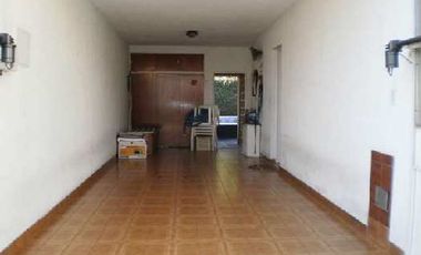 Casa  en Venta Haedo / Moron (A001 1920)