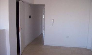 SEMIPISO DE 3 AMBIENTES LANUS CENTRO      DR MELO 3300