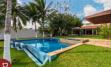 Residencia con entorno campestre y amplio terreno en venta Medellín, Veracruz