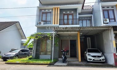 Rumah Hoek 2Lt Di Baturetno Banguntapan Cocok Untuk Hunian