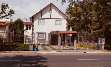 Casa en Venta, Condado de Sayavedra - Estilo Inglés.