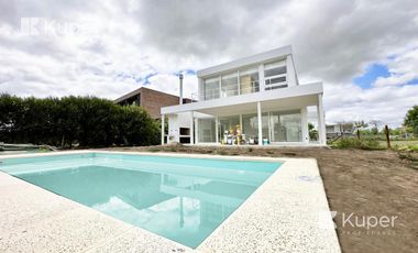 Casa en venta Lote Interno, 4 dormitorios, pileta, Araucarias, Puertos del Lago!