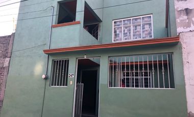 Casa con dos departamentos en venta, Ecatepec de Morelos, en excelente estado.