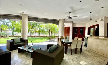 SE VENDE LUJOSA CASA EN COSTA DEL ESTE- $2,800,000