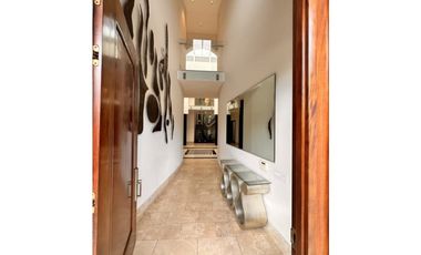 SE VENDE LUJOSA CASA EN COSTA DEL ESTE- $2,800,000