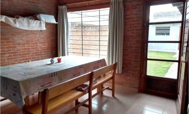 Casa de 4 ambientes sobre lindo lote de 10x30 ubicada en calle Córdoba 62, Otamendi.