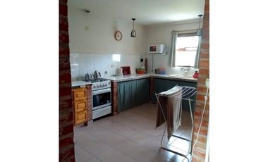 Casa de 4 ambientes sobre lindo lote de 10x30 ubicada en calle Córdoba 62, Otamendi.