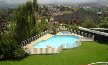 Casa en arriendo de 3 dorm. en Lo Barnechea