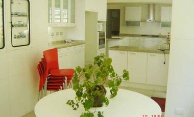 Casa en arriendo de 3 dorm. en Lo Barnechea