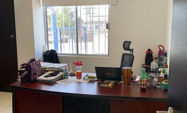 Oficina en Renta frente a la estación del metro Eloy Cavazos