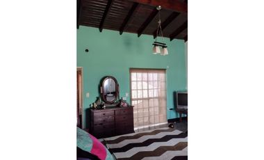 ESQUIRO 1652 entre Lavadero y Vogel