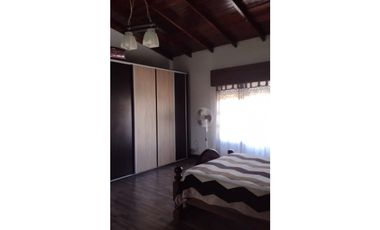 ESQUIRO 1652 entre Lavadero y Vogel