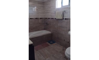 ESQUIRO 1652 entre Lavadero y Vogel