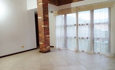 PR14778 Venta de casa en el sector Las Lomitas