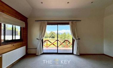 Casa en venta de 5 dorm. en Villarrica