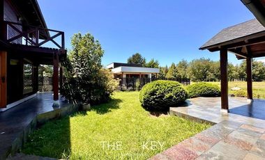 Casa en venta de 5 dorm. en Villarrica