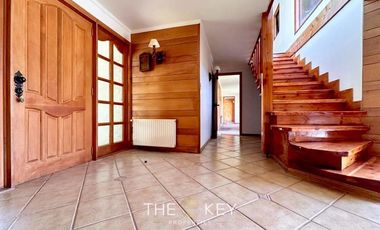 Casa en venta de 5 dorm. en Villarrica