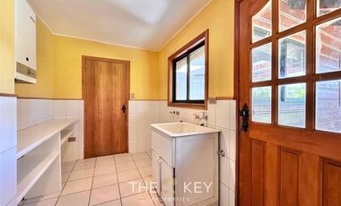 Casa en venta de 5 dorm. en Villarrica