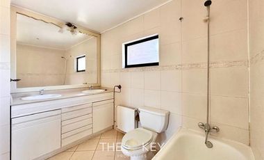 Casa en venta de 5 dorm. en Villarrica