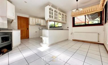 Casa en venta de 5 dorm. en Villarrica
