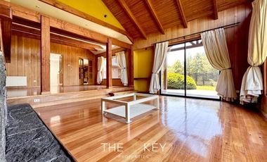 Casa en venta de 5 dorm. en Villarrica