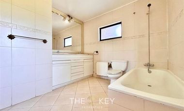 Casa en venta de 5 dorm. en Villarrica