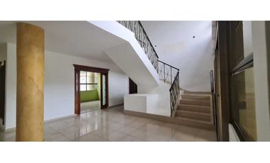 Se alquila casa comercial en San Francisco de 1000 mts $6500