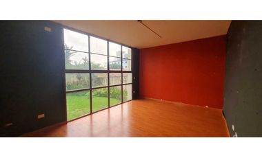 Se alquila casa comercial en San Francisco de 1000 mts $6500