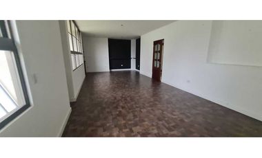Se alquila casa comercial en San Francisco de 1000 mts $6500