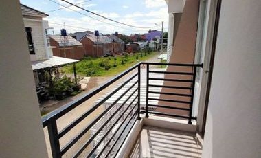 Cluster mewah cantik nuansa villa Ready stock 2LT 800JTAN dkt UNPAD