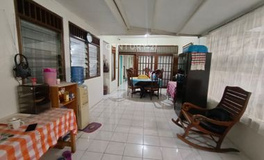 Dijual Rumah 4 Kamar Tidur  Strategis Di Bintaro Sektor 2