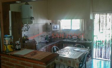 Propiedad Horizontal sobre lote de 350 m2.