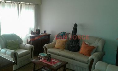 Propiedad Horizontal sobre lote de 350 m2.
