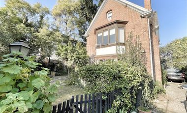 Casa en estilo ingles de 5 dorm. en Providencia