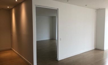 oficina en arriendo en cabrera. Cod A4467