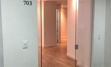 oficina en arriendo en cabrera. Cod A4467