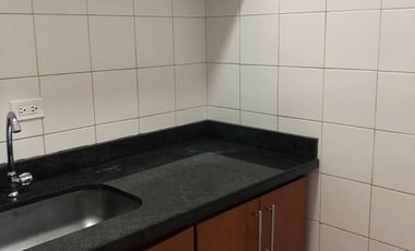 oficina en arriendo en cabrera. Cod A4467