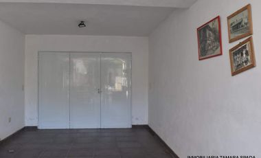 CASA SOLA EN LOTE