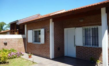CASA SOLA EN LOTE