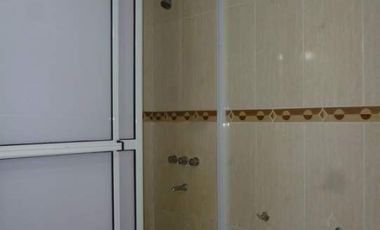 CASA SOLA EN LOTE